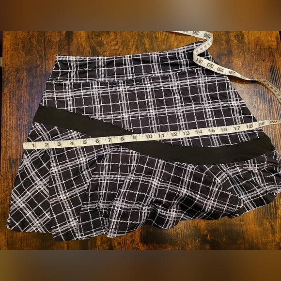 Plaid skort with full mini skirt, ruffles and shorts inside, tennis skort - Picture 2 of 5